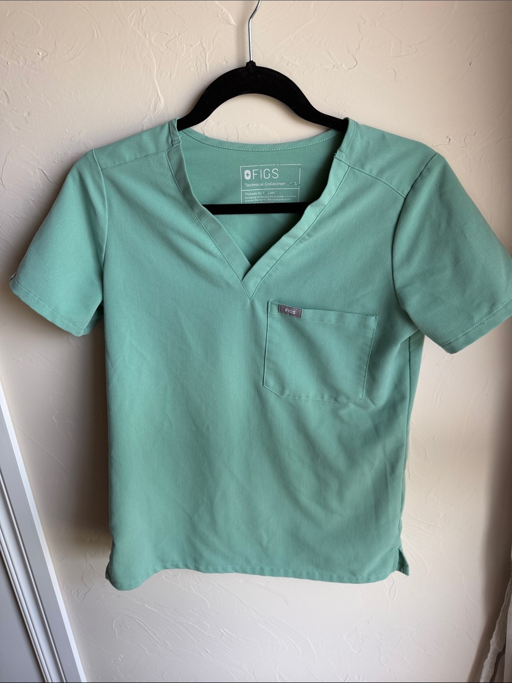 Figs Jade Green Catarina One pocket scrub top
